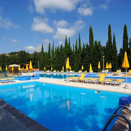 In Ferienresidenz Mit Pool *