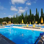 In Ferienresidenz Mit Pool *