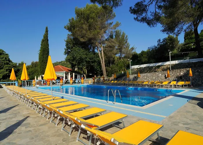 Semesterbostad In Ferienresidenz Mit Pool *